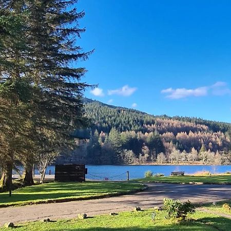 Bonnie Lodge-Lochside Location With Hot Tub Invergarry Bagian luar foto