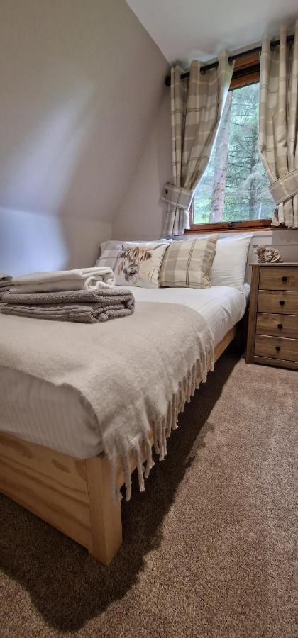 Bonnie Lodge-Lochside Location With Hot Tub Invergarry Bagian luar foto