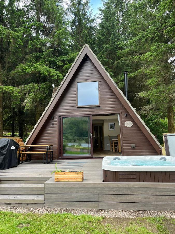 Bonnie Lodge-Lochside Location With Hot Tub Invergarry Bagian luar foto