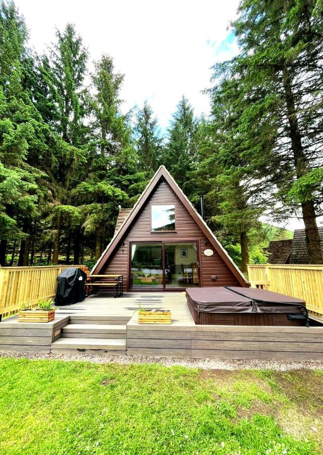 Bonnie Lodge-Lochside Location With Hot Tub Invergarry Bagian luar foto
