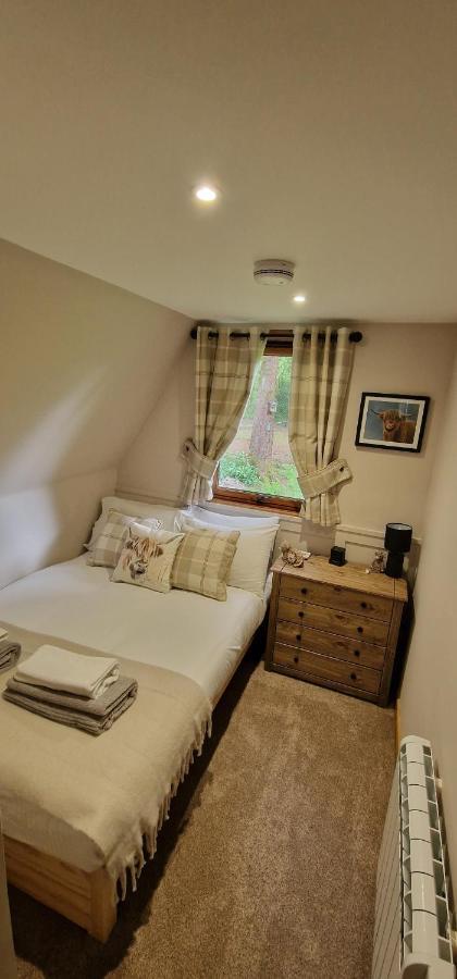 Bonnie Lodge-Lochside Location With Hot Tub Invergarry Bagian luar foto