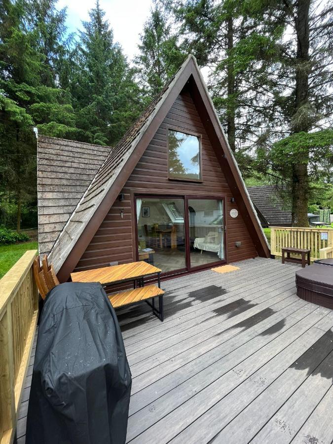 Bonnie Lodge-Lochside Location With Hot Tub Invergarry Bagian luar foto