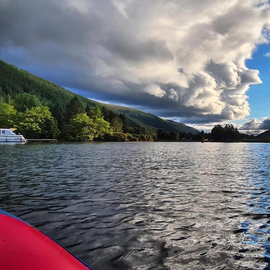 Bonnie Lodge-Lochside Location With Hot Tub Invergarry Bagian luar foto