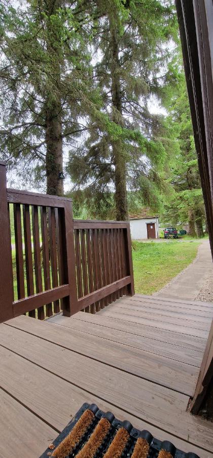 Bonnie Lodge-Lochside Location With Hot Tub Invergarry Bagian luar foto