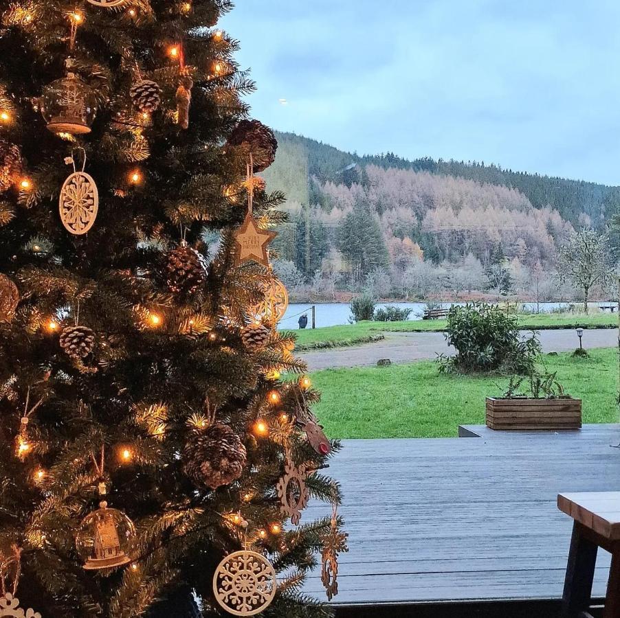 Bonnie Lodge-Lochside Location With Hot Tub Invergarry Bagian luar foto